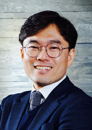 김홍주 목사   담임목사